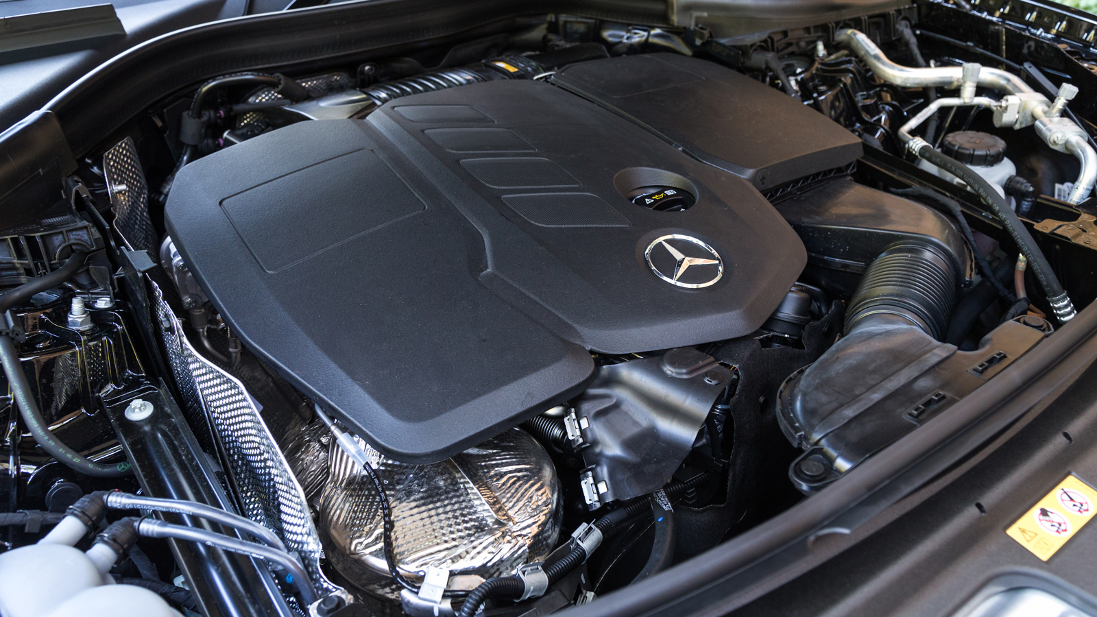 Ο ήπια υβριδικός 2λιτρος πετρελαιοκινητήρας αποδίδει 197 ίππους και 440Nm ροπής, με τη μέση κατανάλωση να παραμένει κάτω από τα 7 λτ./100 χλμ